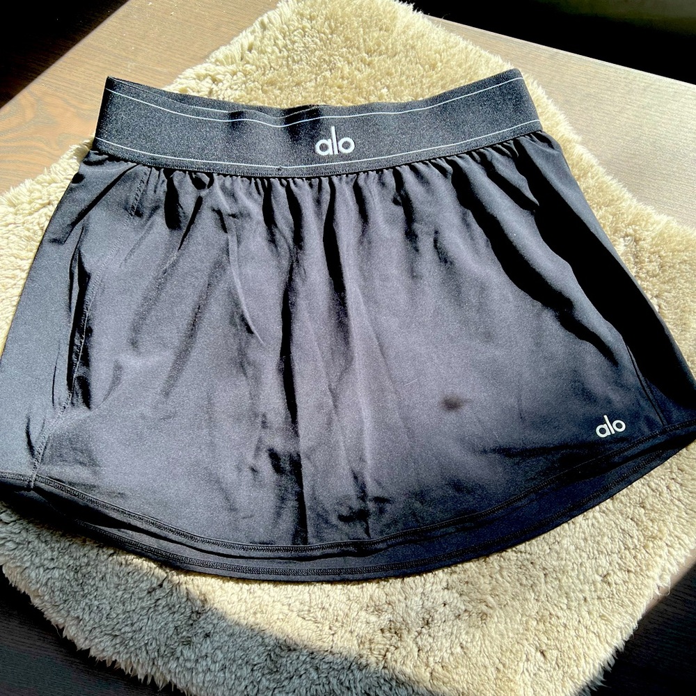 ALO skirt, size S-excellent condition.